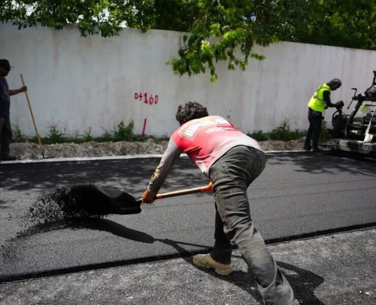 Trabajos de pavimentación refuerza compromiso con familias de Cozumel