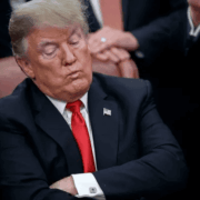 Trump rechaza firmar ley de vivienda