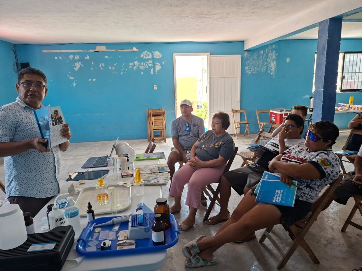 Marea roja alerta: comunidades pesqueras fortalecen su capacidad ante los riesgos