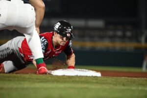 Con un rally importante en el octavo capítulo Piratas venció a Leones en el último de la serie.