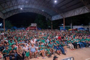 El gobernador Joaquín Díaz Mena convivió con la afición en la Zona Fan de Tekax, donde el entusiasmo, la unión familiar y el triunfo de México en las Zonas Fan hicieron vivir una auténtica fiesta mundialista.