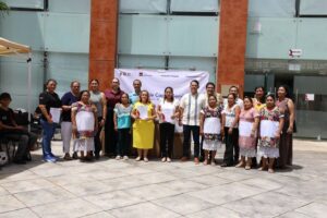 El programa benefició a 53 personas emprendedoras y microempresas de los 11 municipios, con una inversión conjunta de 400 mil pesos 