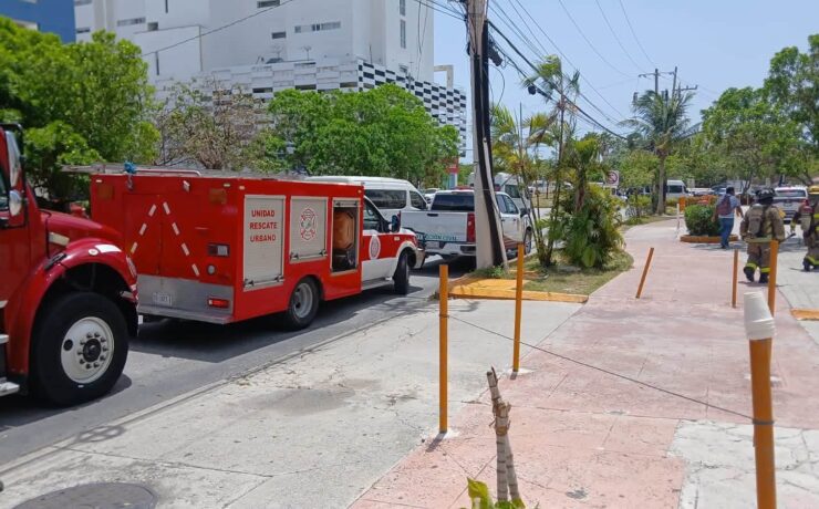 ¡Así lograron evitar una tragedia! Evacúan a 342 personas tras incidente en oficinas del SAT Cancún