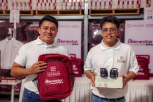 Con una inversión total cercana a 184 millones de pesos, el Gobernador Joaquín Díaz Mena inició la distribución de paquetes escolares del programa Bienestar en tu Escuela