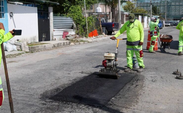 Ayuntamiento de BJ fortalece la seguridad vial con mantenimiento de pasos peatonales, topes, bacheo y descacharrización