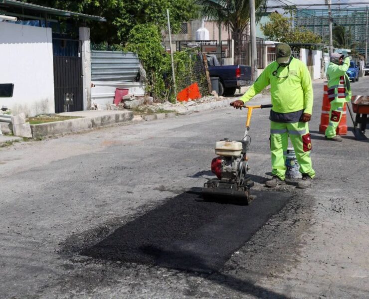 Ayuntamiento de BJ fortalece la seguridad vial con mantenimiento de pasos peatonales, topes, bacheo y descacharrización