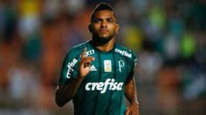 Miguel Borja celebra uno de sus goles durante su exitosa etapa en el futbol sudamericano, experiencia que llevará al América en el Apertura 2026.