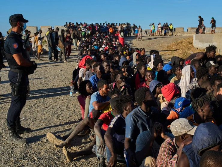 Miles de migrantes siguen varados en Ceuta