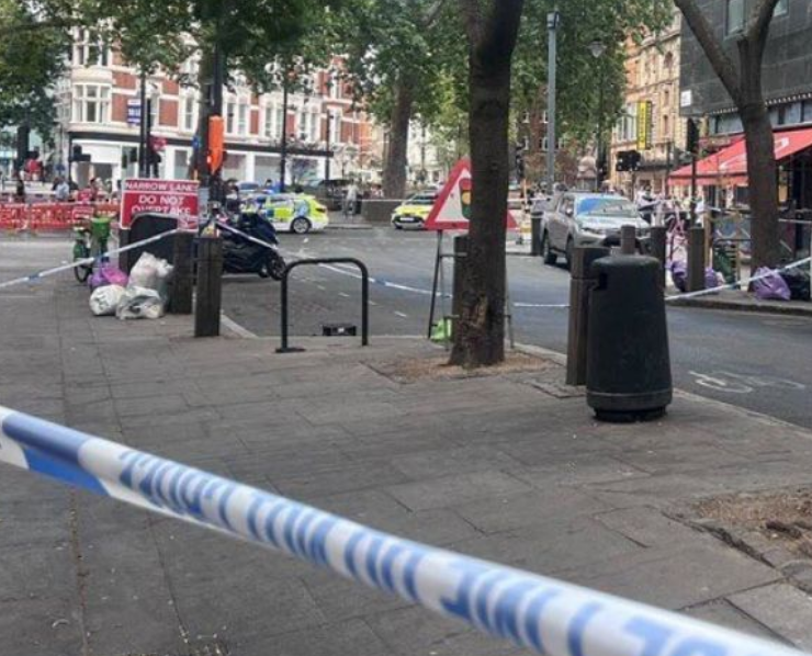 Mujer agredió a 4 personas en Londres y las autoridades investigan