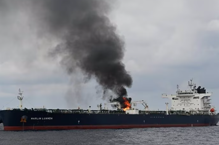 Un proyectil hundió un buque mercante de bandera india en el Mar Rojo