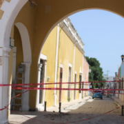 Denuncian desprendimiento de piedras del reloj de San Francisco