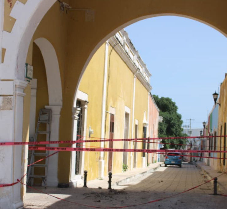 Denuncian desprendimiento de piedras del reloj de San Francisco
