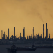 El precio del petróleo sube ante la falta de certezas sobre Ormuz