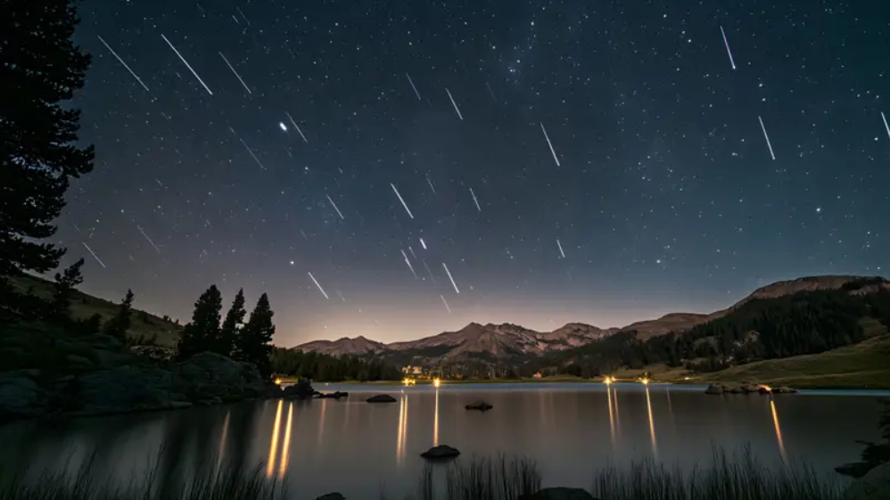 Espectáculo de la lluvia de meteoros Perseidas