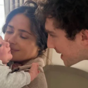 Salma Hayek se convierte en la 'abuela latina'