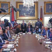 Los funcionarios de Trump son millonarios