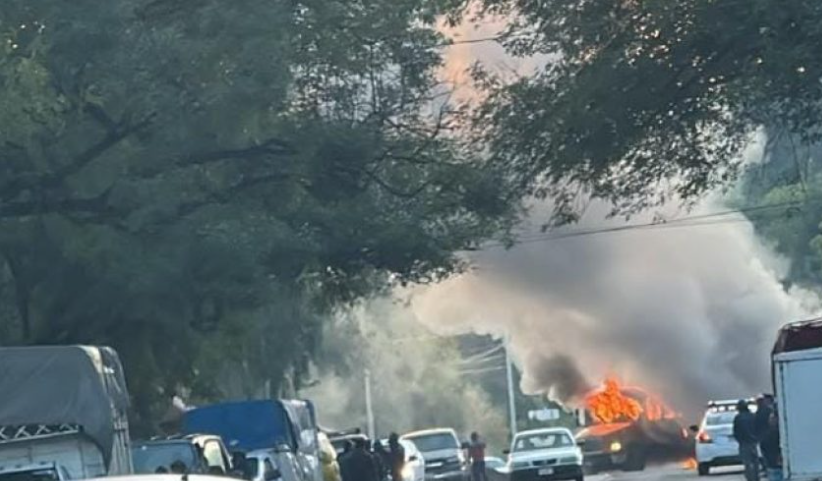 Registran balaceras y quema de autos en Tangancícuaro