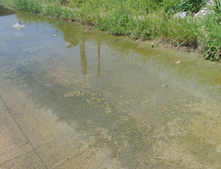 Un “río” de aguas negras afecta a vecinos de Campeche
