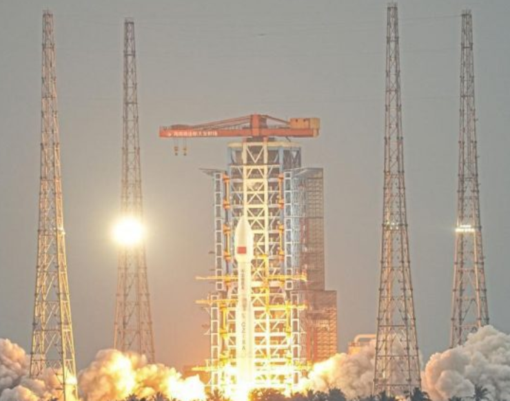 China retrasa misión lunar por fallas en lanzamiento