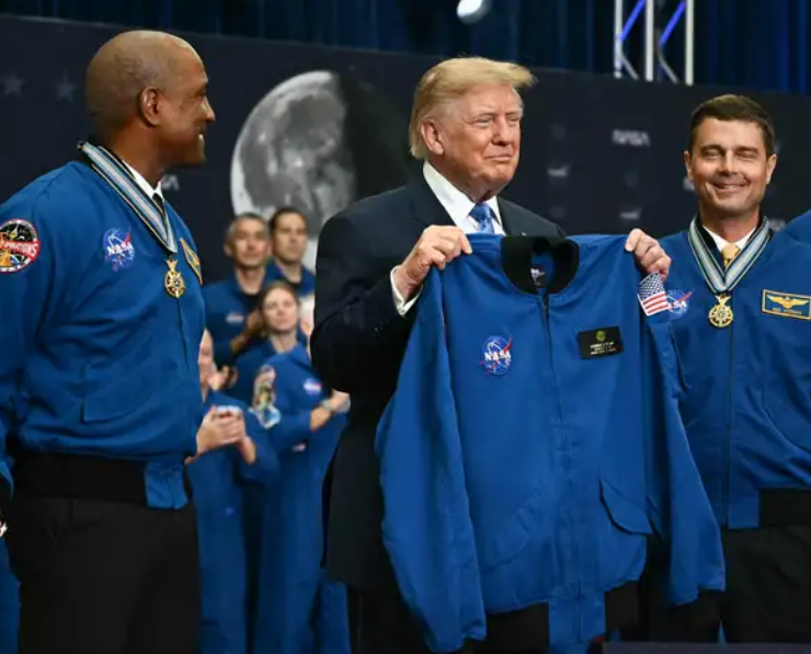 Trump anuncia la creación de la Academia Espacial de EEUU