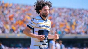 César “Chino” Huerta regresa de Europa para reforzar nuevamente a Pumas durante el Apertura 2026.
