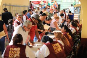 El gobernador Javier May Rodríguez anunció la construcción de 423 nuevos consultorios médicos para fortalecer la atención y cuidar la salud de las familias tabasqueñas.