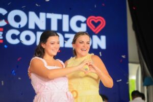 Cecilia Patrón Laviada acompañó este momento especial junto a su hija María Sofía, durante una jornada en la que la alcaldesa refrendó su compromiso de seguir trabajando por Mérida y sus familias.