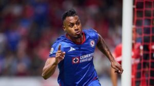 Wiler Ditta celebró el tercer gol de Cruz Azul ante Necaxa, en una actuación que ayudó a que Cruz Azul regresara a la senda del triunfo durante la Jornada 6 del Apertura 2026.