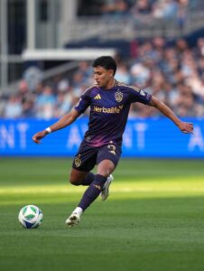 Edwin Cerrillo fue presentado como el Segundo refuerzo del América para el Apertura 2026, tras su paso por el LA Galaxy de la MLS.