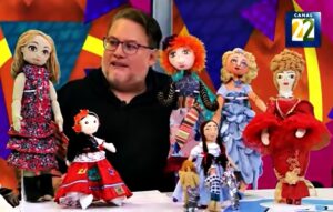 El coleccionista Luis Reza Reyes, autor del libro “El arte de las muñecas mexicanas: de trapito, listones y alambre”.
