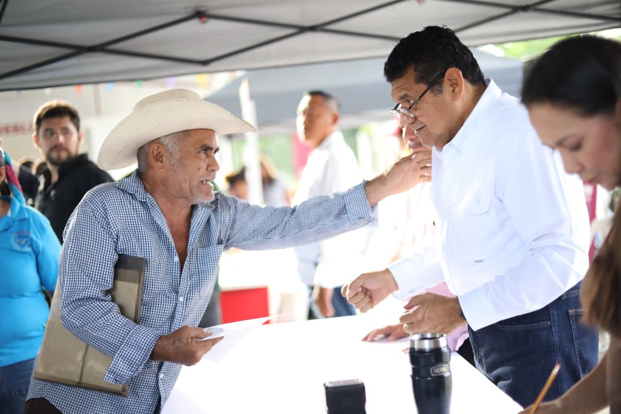 El gobernador Javier May destaca avances 