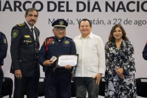 La entrega de nuevas ambulancias permitirá fortalecer la atención de emergencia y mejorar la capacidad de respuesta de los servicios de auxilio en Yucatán.