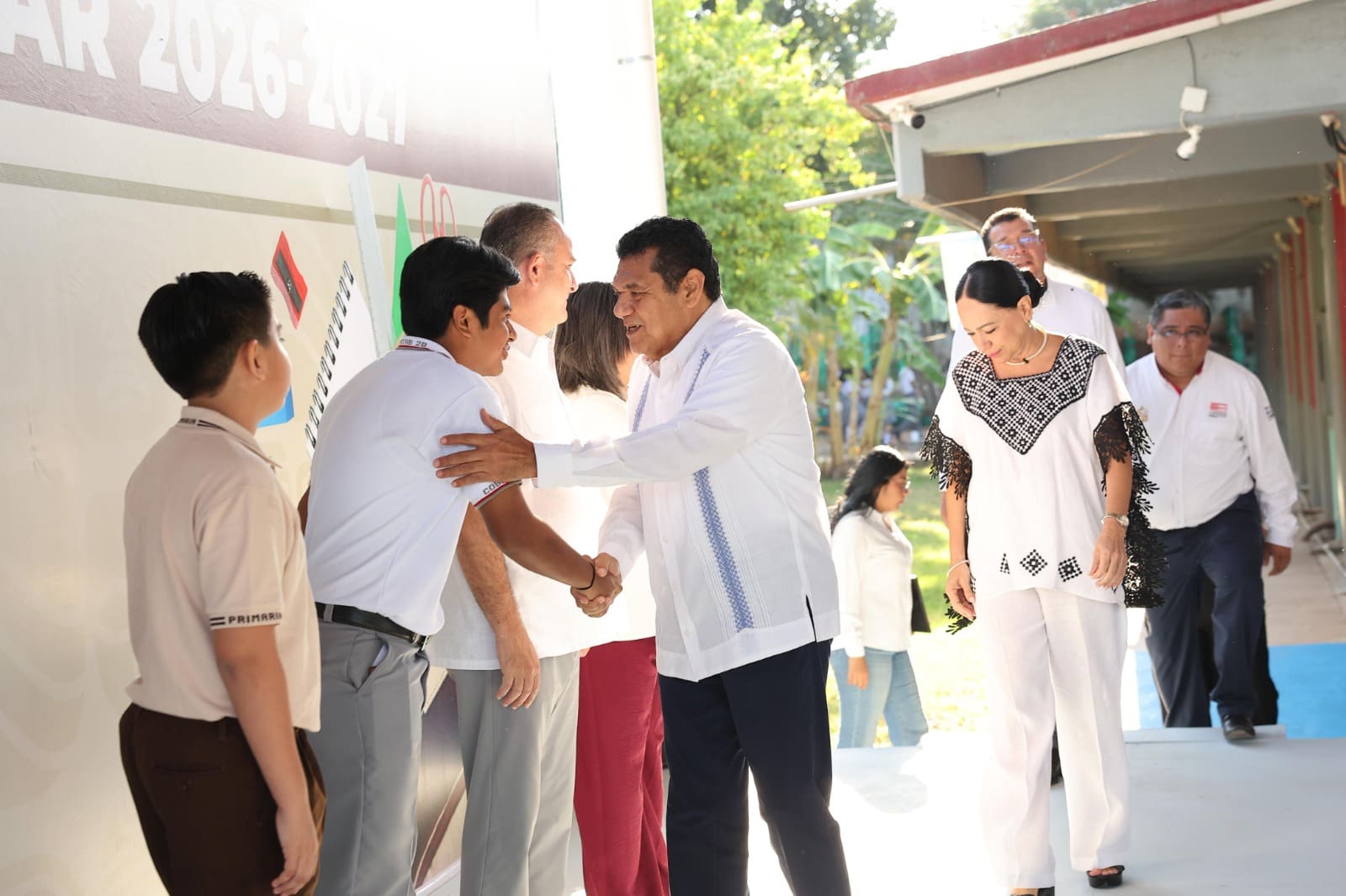 Inaugura Gobernador Javier May 