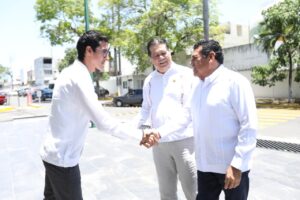 El Gobernador de Tabasco, Javier May Rodríguez, encabezó la ceremonia de inauguración del Curso de Inducción 2026-02 de la UJAT, donde dio la bienvenida a miles de estudiantes de nuevo ingreso que inician su formación profesional.