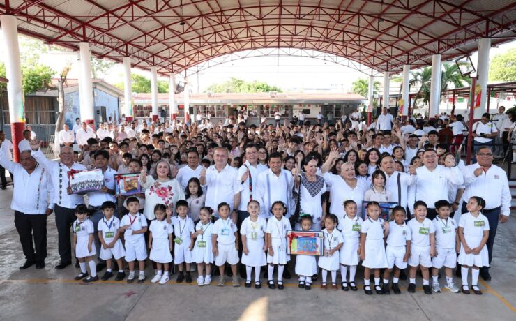 Javier May inaugura ciclo escolar