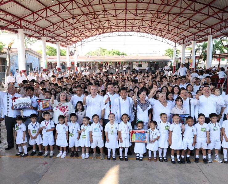 Javier May inaugura ciclo escolar
