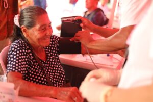 Habitantes de Jonuta participaron en las Jornadas de Atención al Pueblo en Territorio, donde recibieron orientación, servicios y seguimiento a sus solicitudes como parte de la estrategia de transformación desde el territorio.