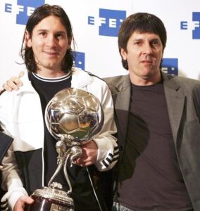 Jorge Messi, padre y representante de Lionel Messi, falleció a los 68 años en Rosario, Argentina. Su partida deja una profunda huella en la historia del astro argentino.