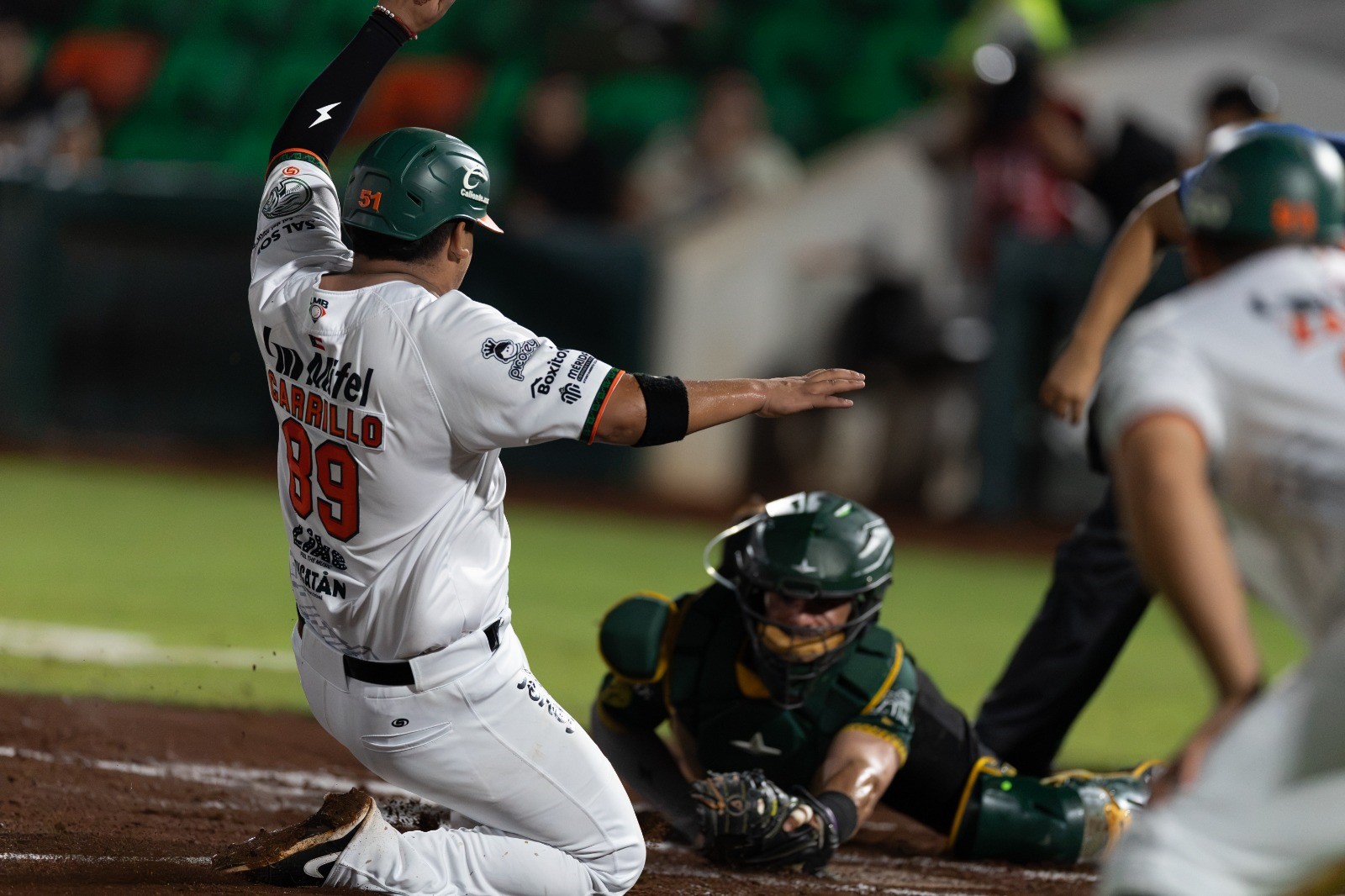 Yucatán pega primero: Leones vence a Pericos con sólido triunfo contundente