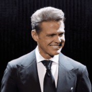 Luis Miguel reaparece tras meses de rumores