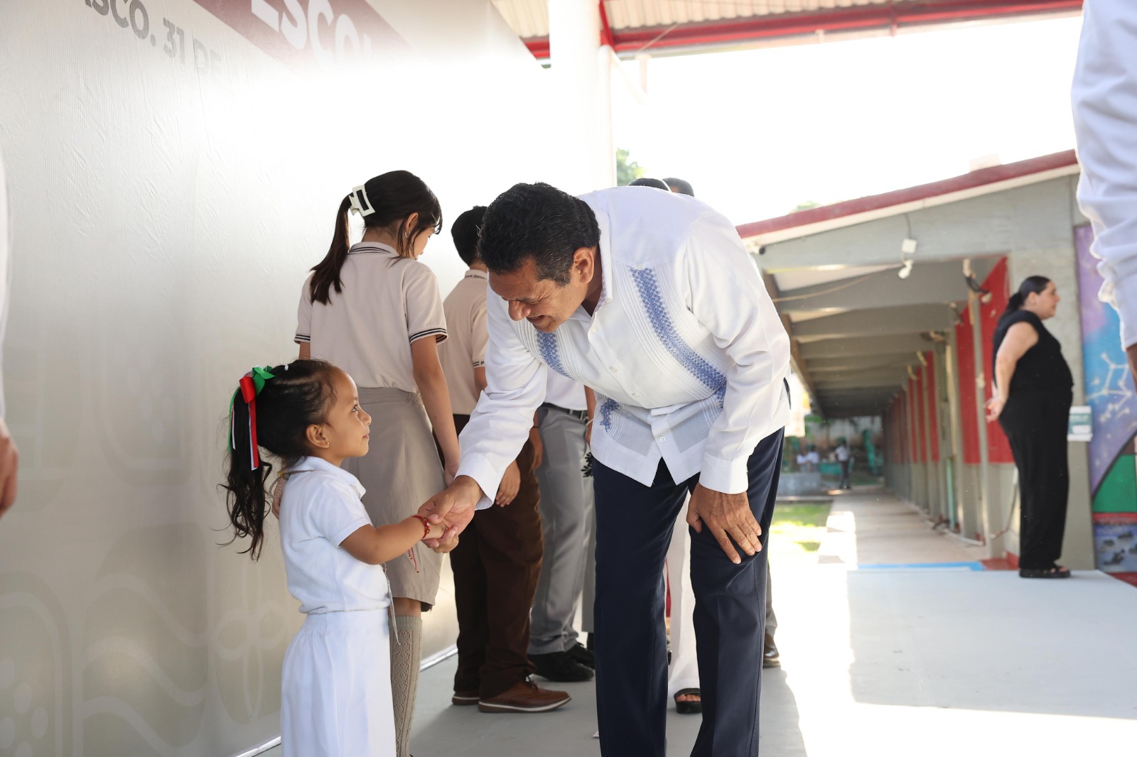 Más de 34 mil docentes regresan a las aulas