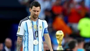 Lionel Messi se despide de la Selección Argentina tras 21 años de una trayectoria histórica con la Albiceleste.