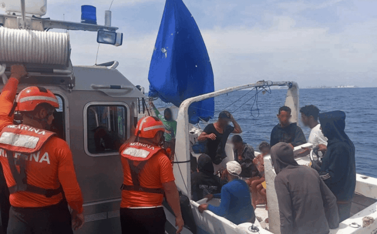 México rescata a 16 migrantes cubanos