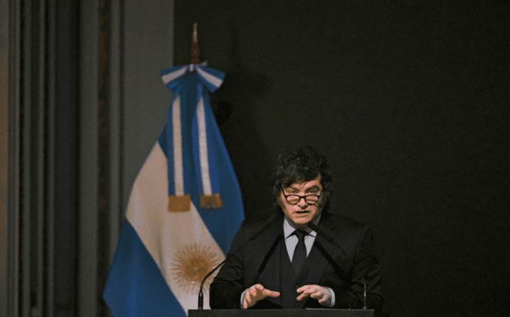Milei arremete contra sus críticos