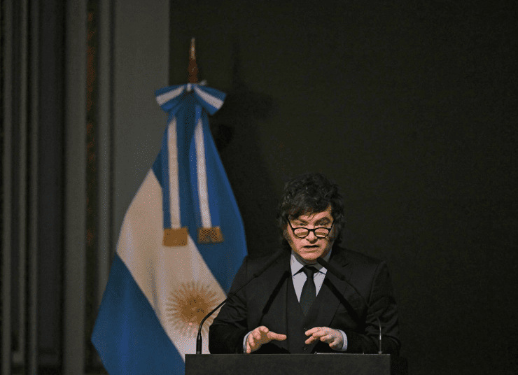 Milei arremete contra sus críticos