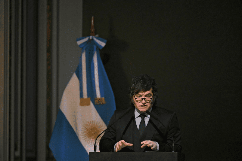 Milei arremete contra sus críticos