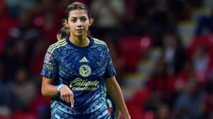 Montse Saldívar anotó doblete y fue una de las figuras en la contundente victoria del América femenil sobre Cruz Azul.