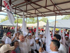 Vecinos de Monte Sinaí acuden a la asamblea informativa para fortalecer la unidad y atender el llamado importante sobre la defensa de la soberanía y el desarrollo social.