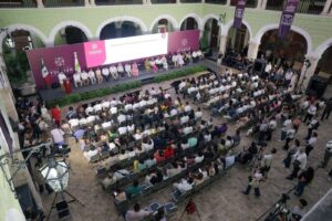 El gobernador Joaquín Díaz Mena entregó el Premio Estatal de las Juventudes 2026 a jóvenes y colectivos que destacan por su talento, compromiso y aportaciones al desarrollo de Yucatán.