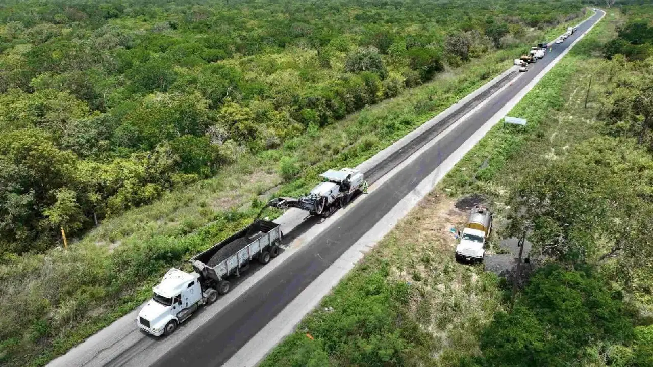 Rehabilitan la carretera Mérida-Celestún con inversión histórica